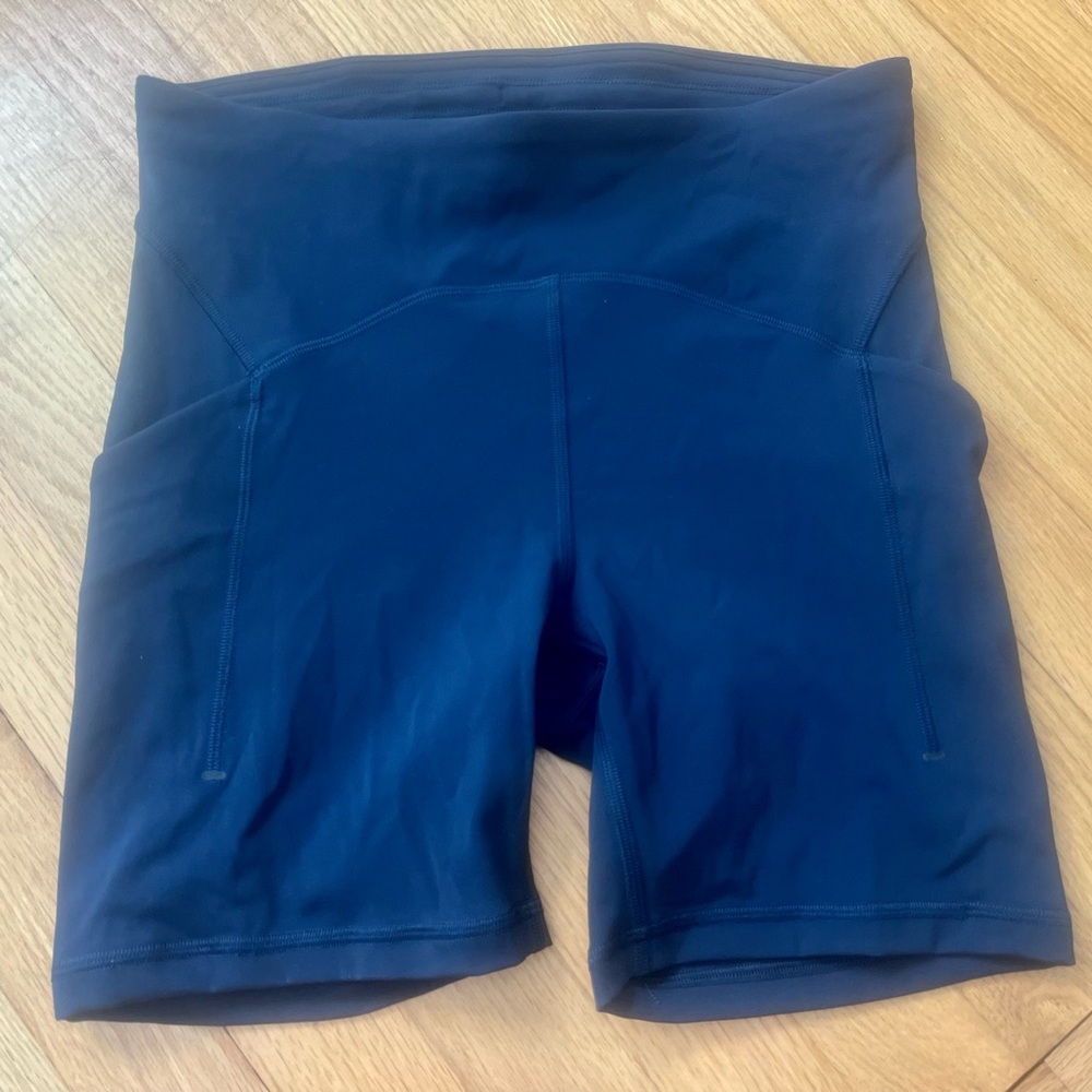 Lululemon bike shorts size 8 navy